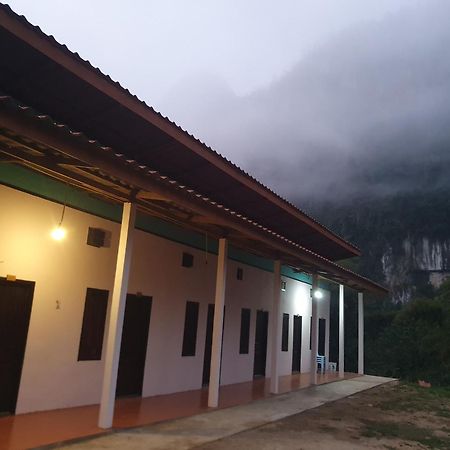 Khounxok Guesthouse Nong Khiaw Ngoại thất bức ảnh