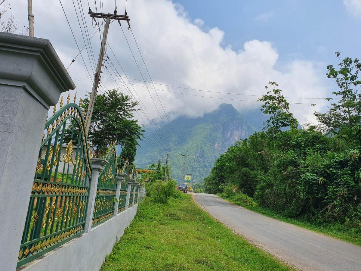 Khounxok Guesthouse Nong Khiaw Ngoại thất bức ảnh
