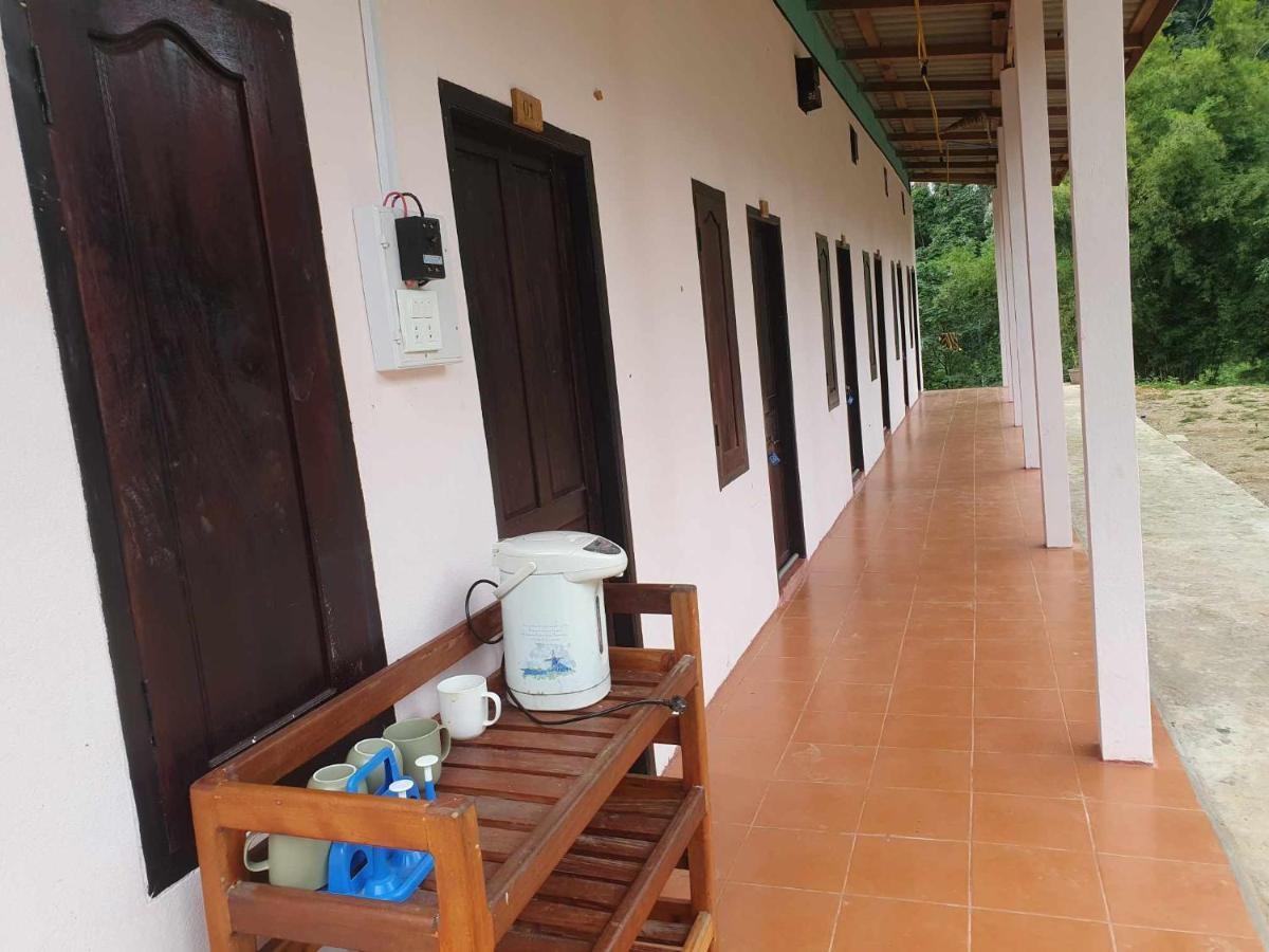 Khounxok Guesthouse Nong Khiaw Ngoại thất bức ảnh