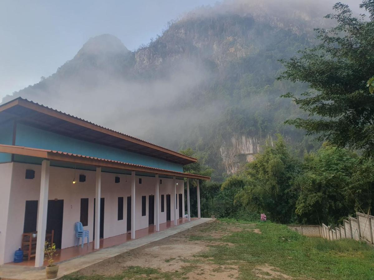 Khounxok Guesthouse Nong Khiaw Ngoại thất bức ảnh