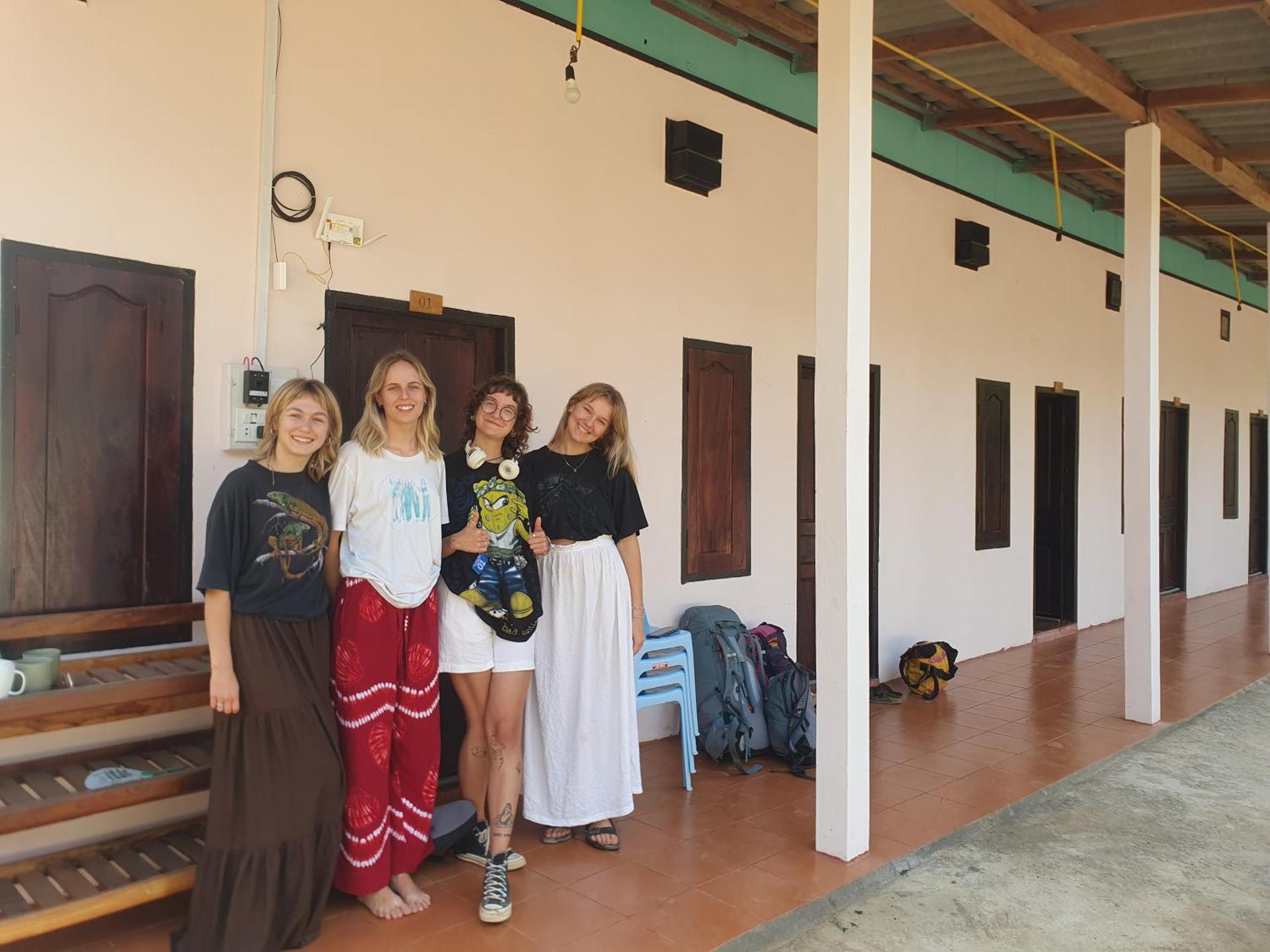 Khounxok Guesthouse Nong Khiaw Ngoại thất bức ảnh