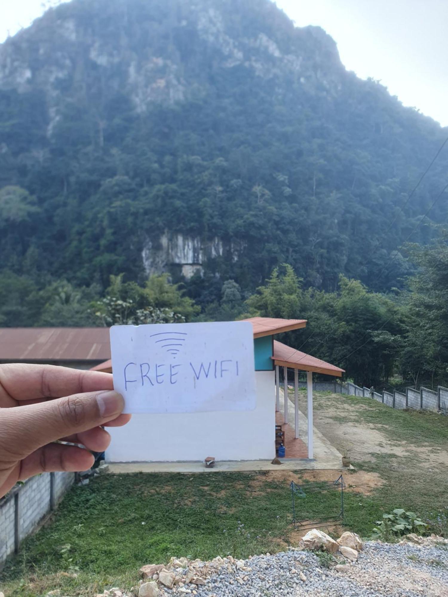 Khounxok Guesthouse Nong Khiaw Ngoại thất bức ảnh